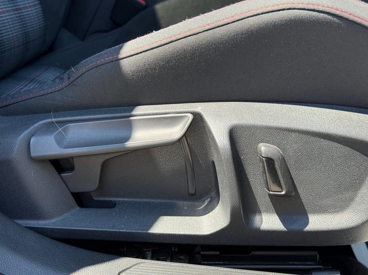 2022 Volkswagen Golf GTI GTI   AUTOBAHN   ONE OWNER   NO ACCIDENT   SUNROOF Photo