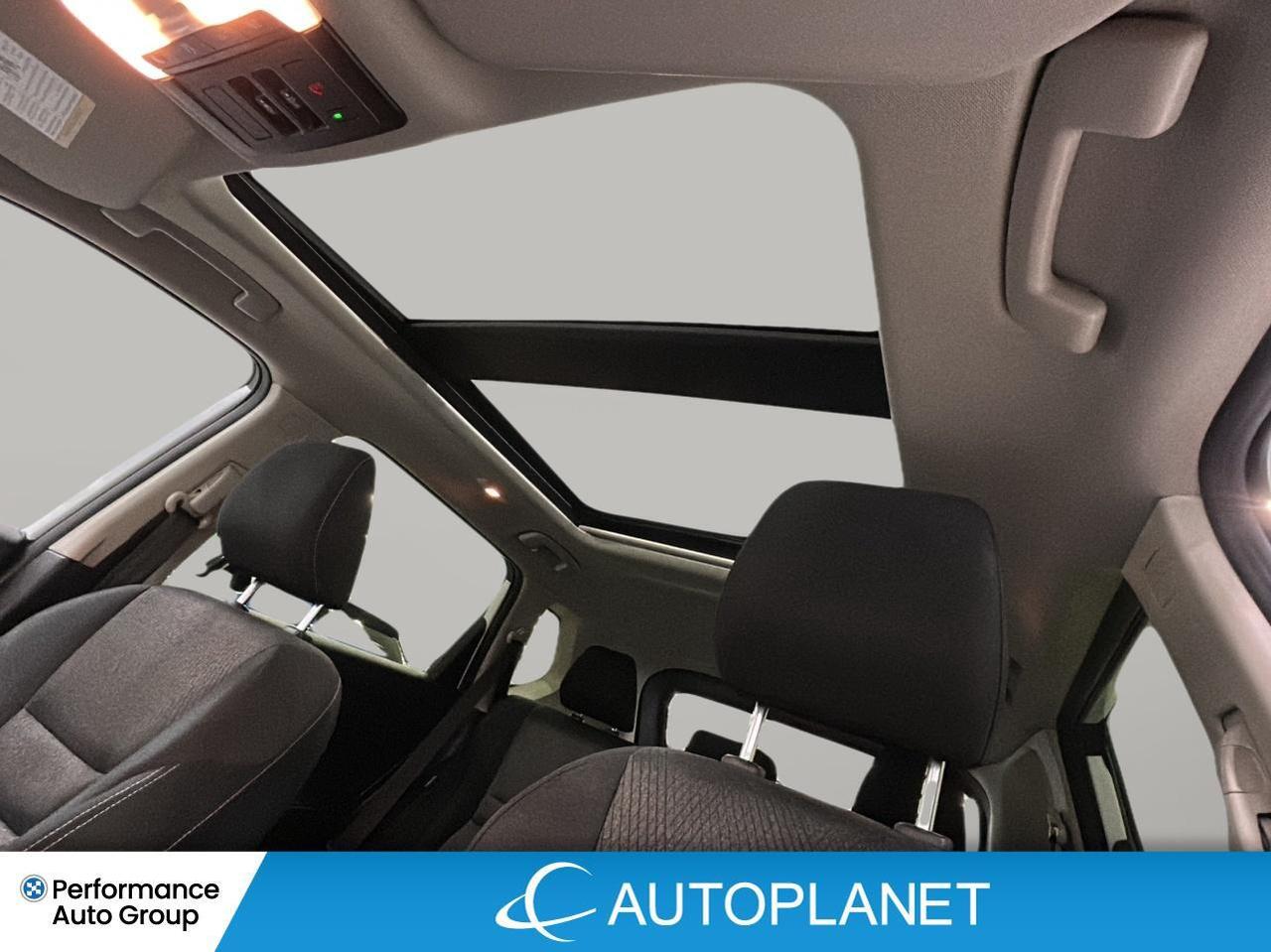 2025 Nissan Rogue SV AWD, Pano Roof, Apple CarPlay, Remote Start! Photo