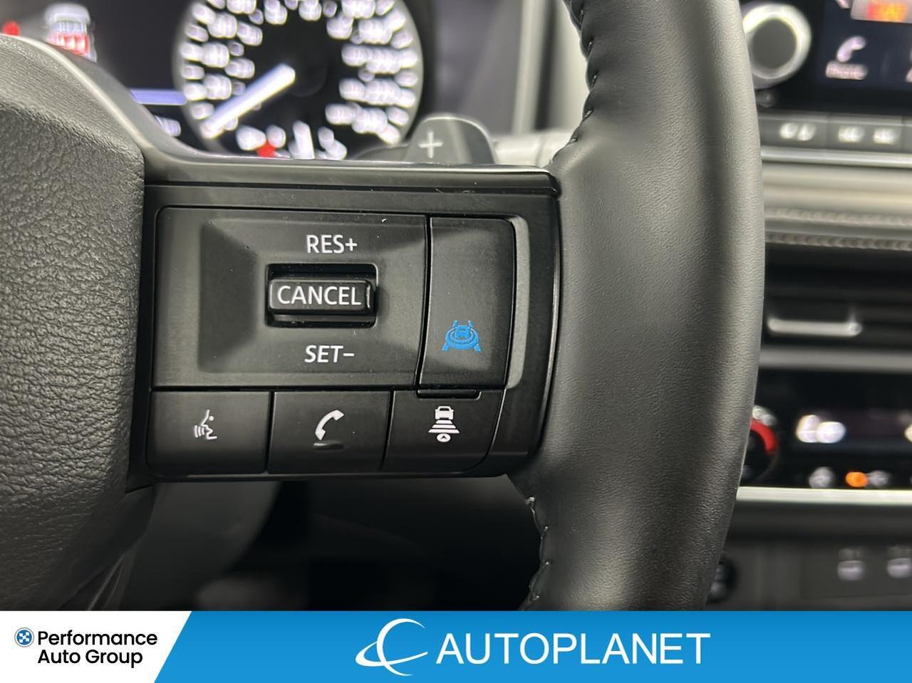 2025 Nissan Rogue SV AWD, Pano Roof, Apple CarPlay, Remote Start! Photo
