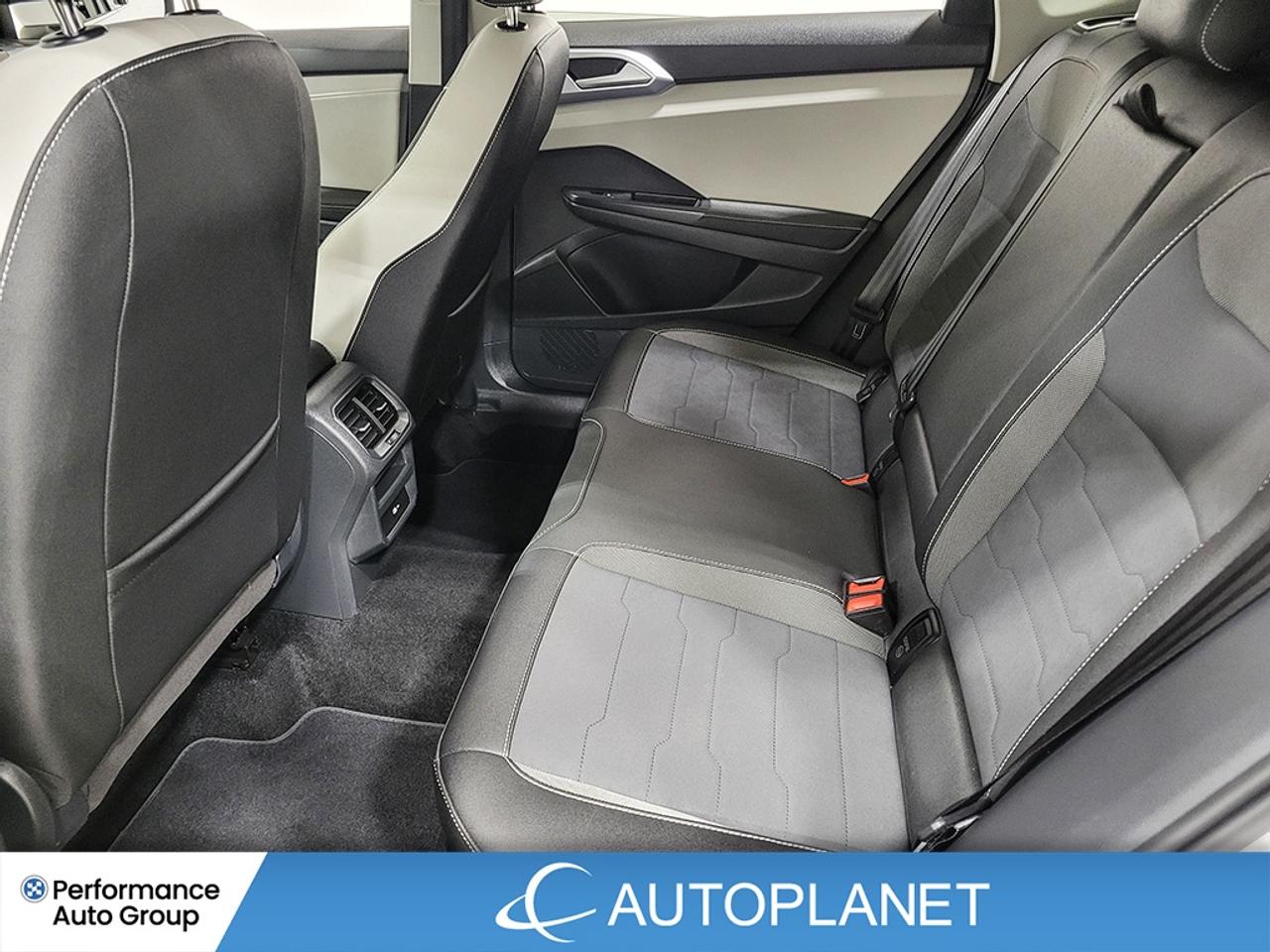 2025 Volkswagen Taos Comfortline AWD, Heated Seats, Apple CarPlay! Photo
