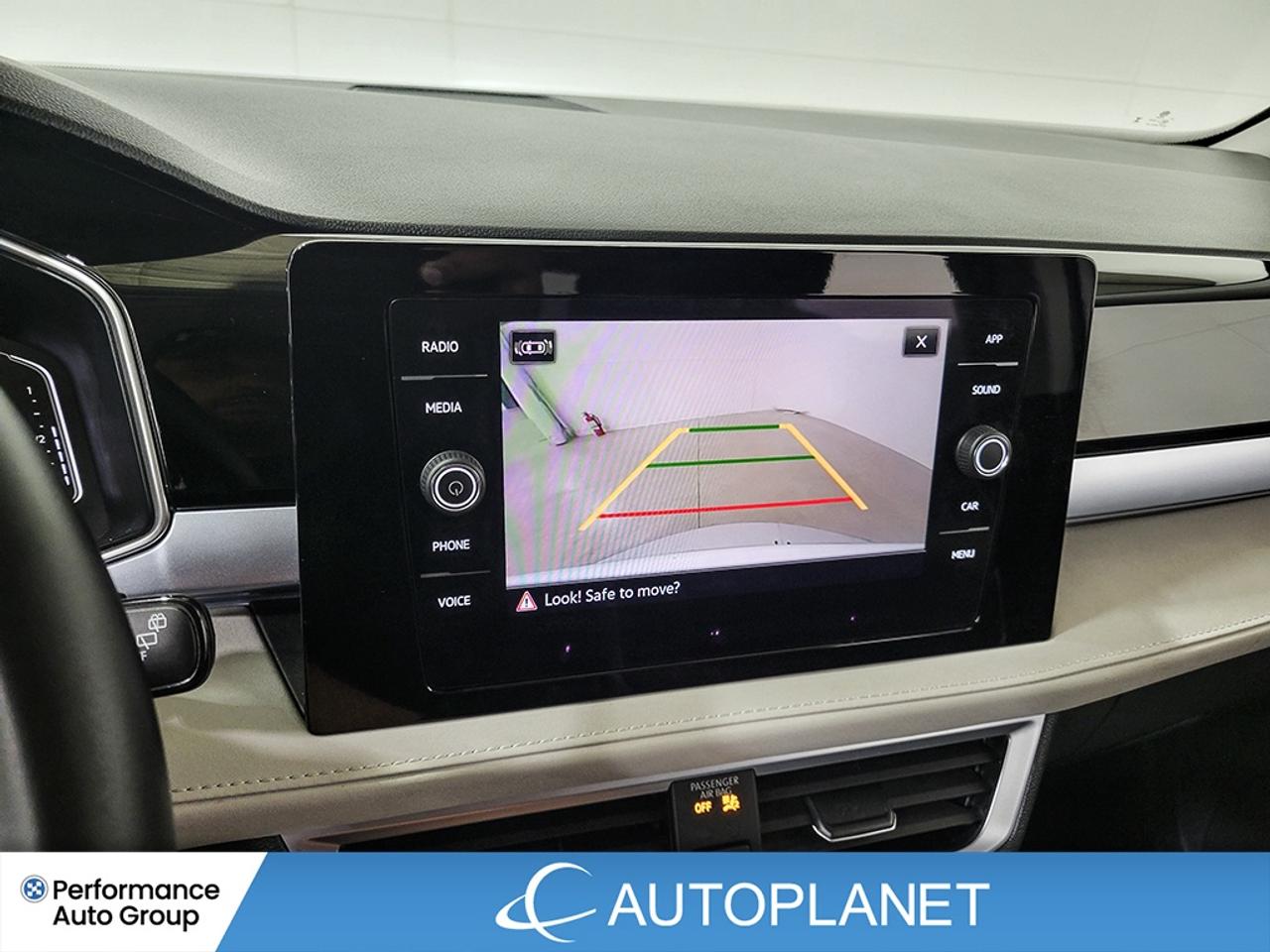 2025 Volkswagen Taos Comfortline AWD, Heated Seats, Apple CarPlay! Photo