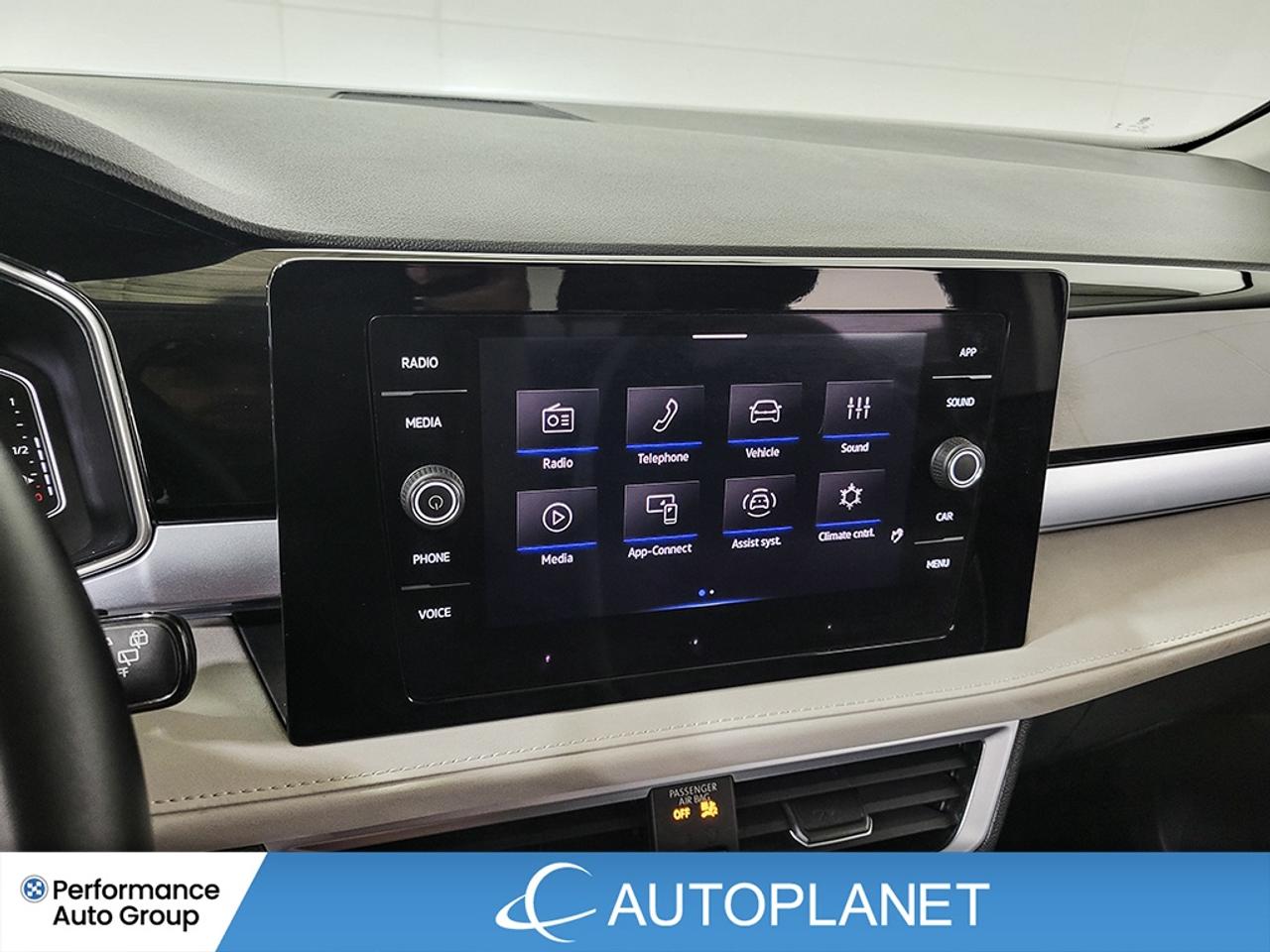 2025 Volkswagen Taos Comfortline AWD, Heated Seats, Apple CarPlay! Photo