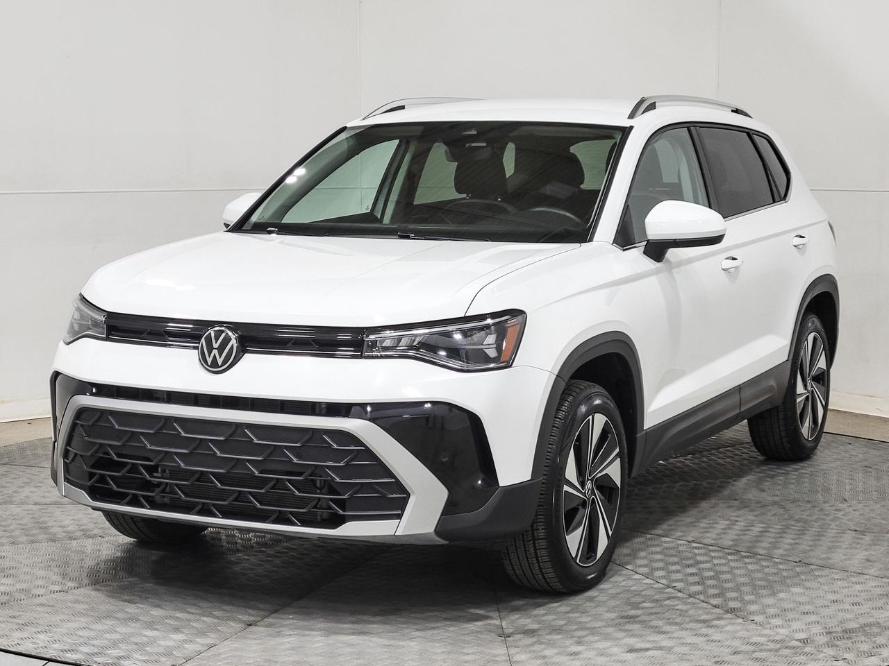 2025 Volkswagen Taos Comfortline AWD, Heated Seats, Apple CarPlay! Photo