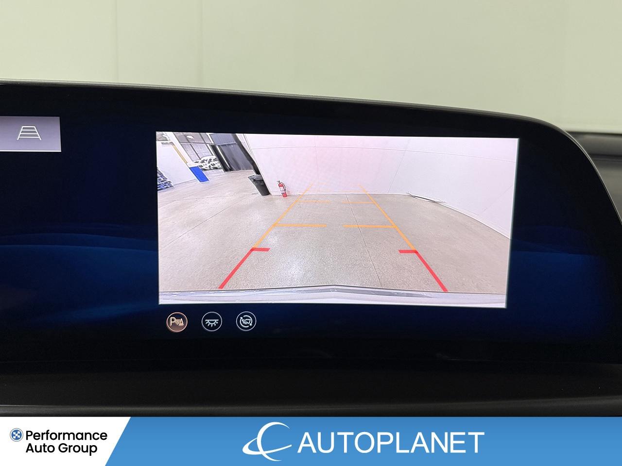 2024 Cadillac LYRIQ Tech, Electric, 494 Km Range (est), Back Up Cam! Photo