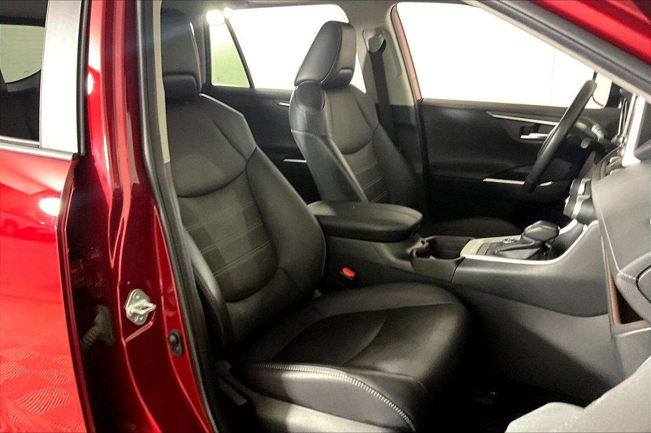 2019 Toyota RAV4 AWD Hybrid Limited Photo