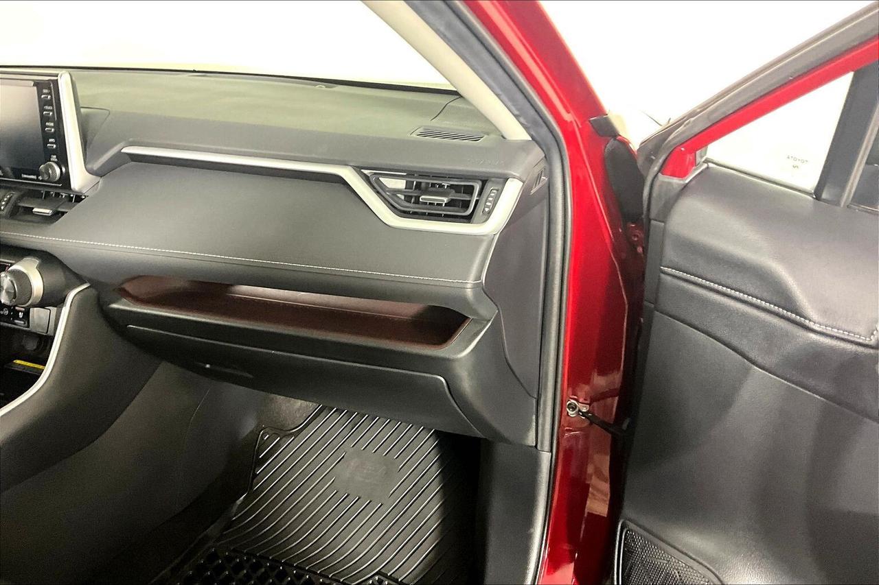 2019 Toyota RAV4 AWD Hybrid Limited Photo