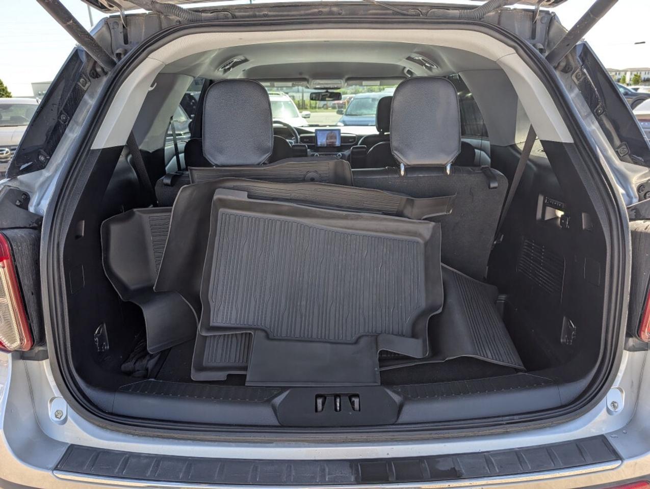 2020 Ford Explorer Limited   NAV   LEATHER   CAMERA   HTD SEATS Photo