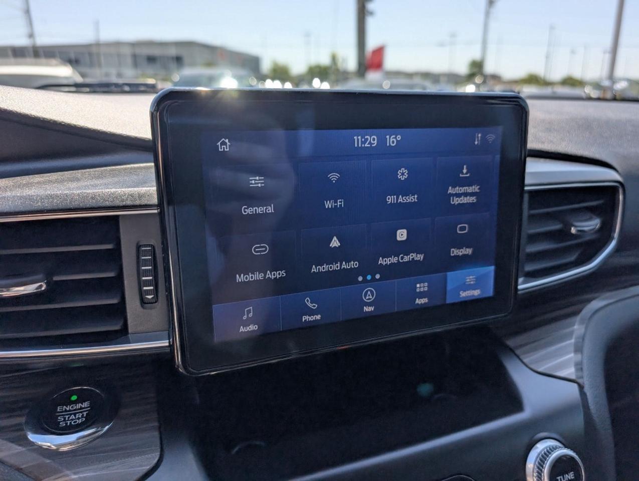 2020 Ford Explorer Limited   NAV   LEATHER   CAMERA   HTD SEATS Photo