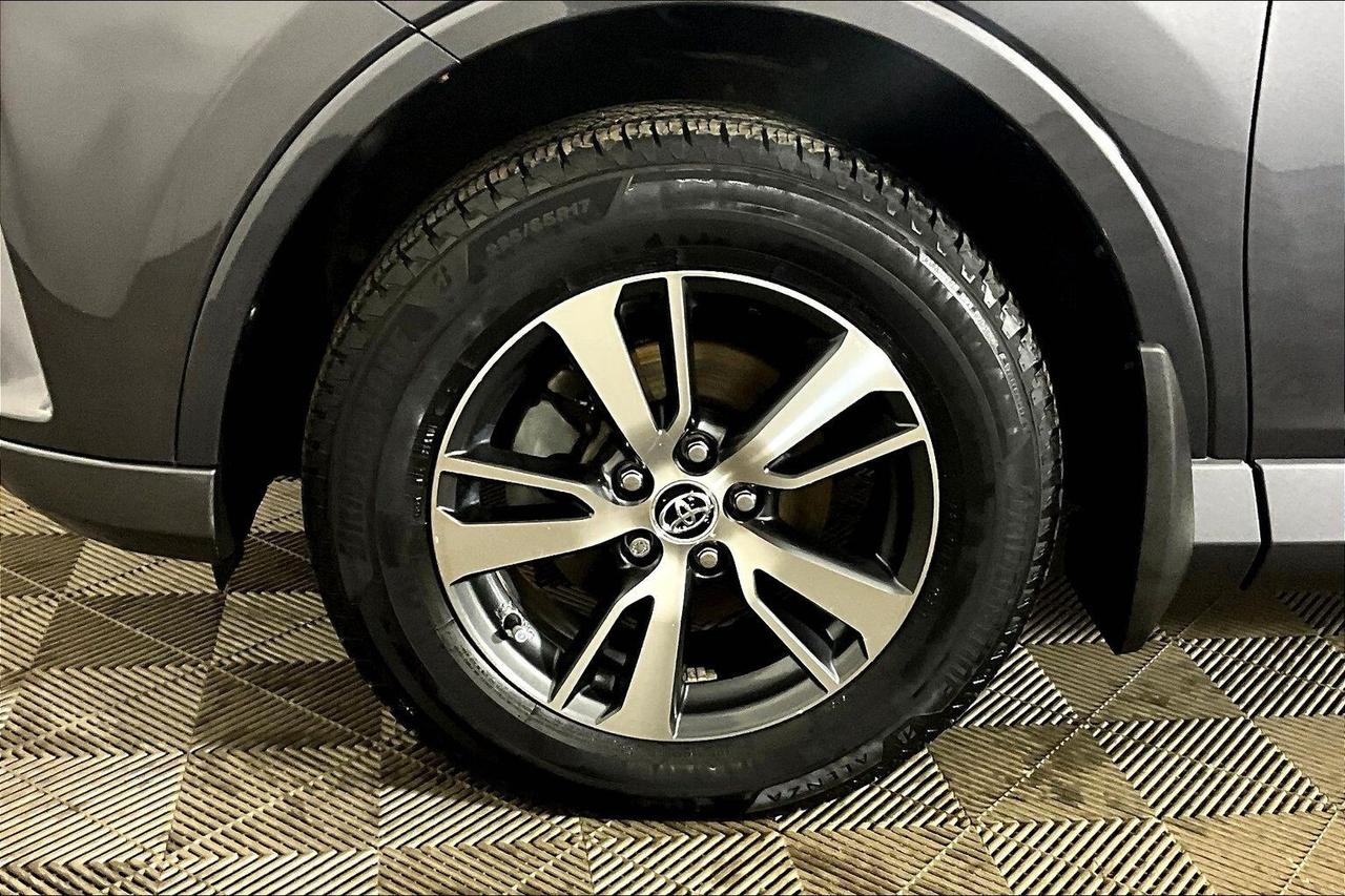 2018 Toyota RAV4 AWD LIMITED Photo