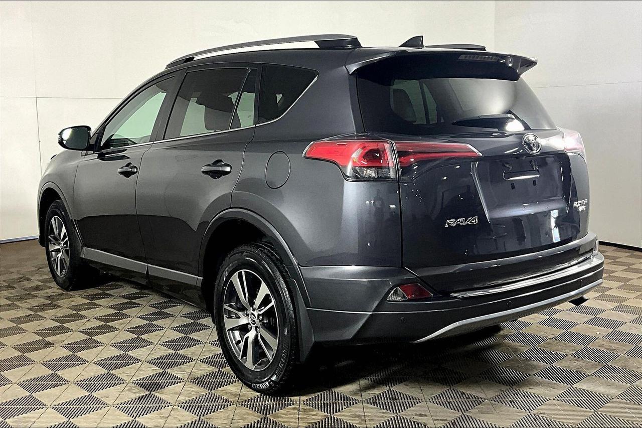 2018 Toyota RAV4 AWD LIMITED Photo