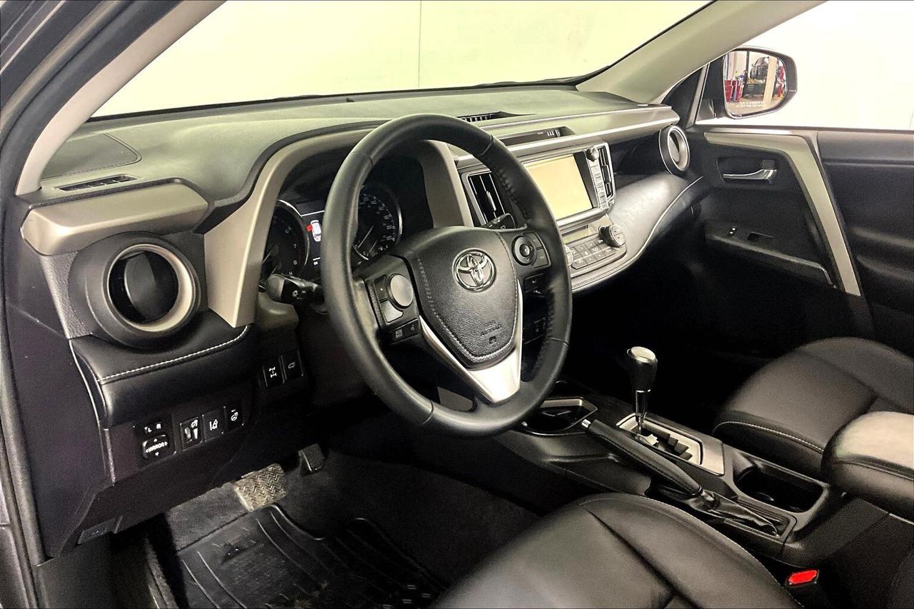 2018 Toyota RAV4 AWD LIMITED Photo