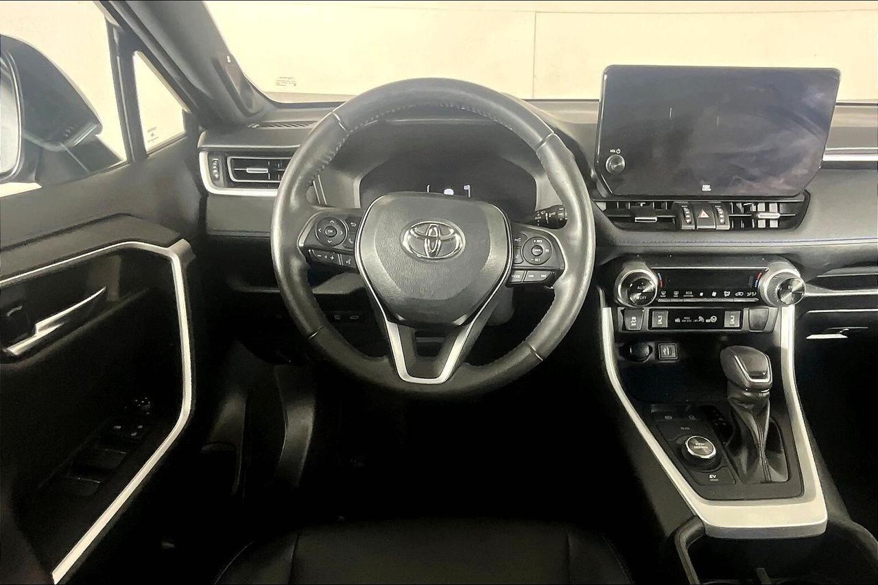 2024 Toyota RAV4 HYBRID XSE AWD Photo