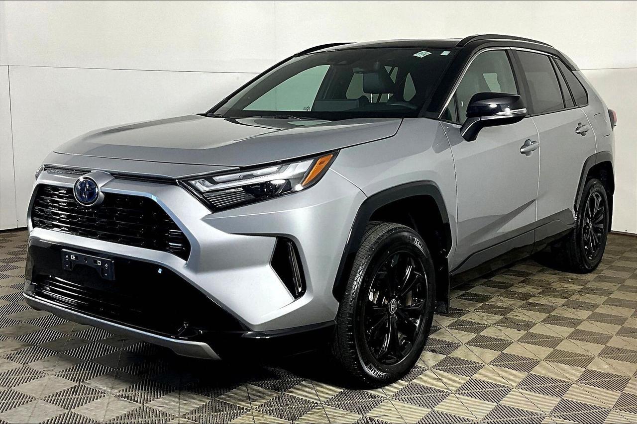 2024 Toyota RAV4 HYBRID XSE AWD Photo0