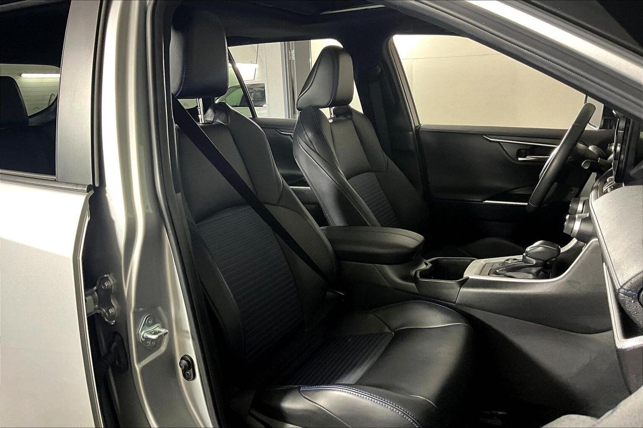 2024 Toyota RAV4 HYBRID XSE AWD Photo