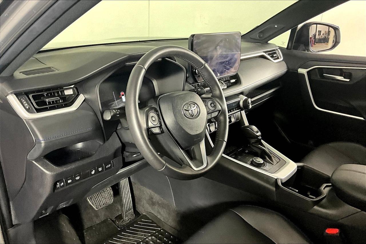 2024 Toyota RAV4 HYBRID XSE AWD Photo