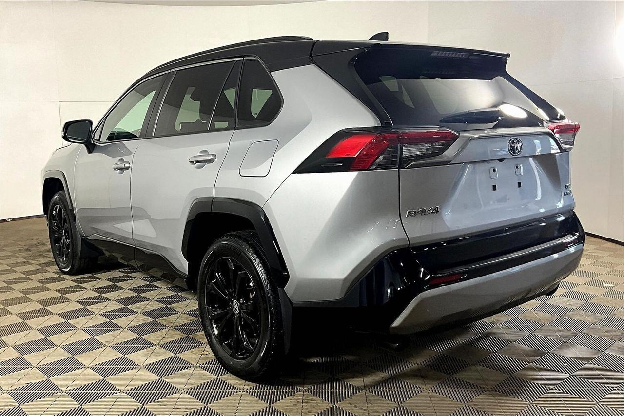 2024 Toyota RAV4 HYBRID XSE AWD Photo