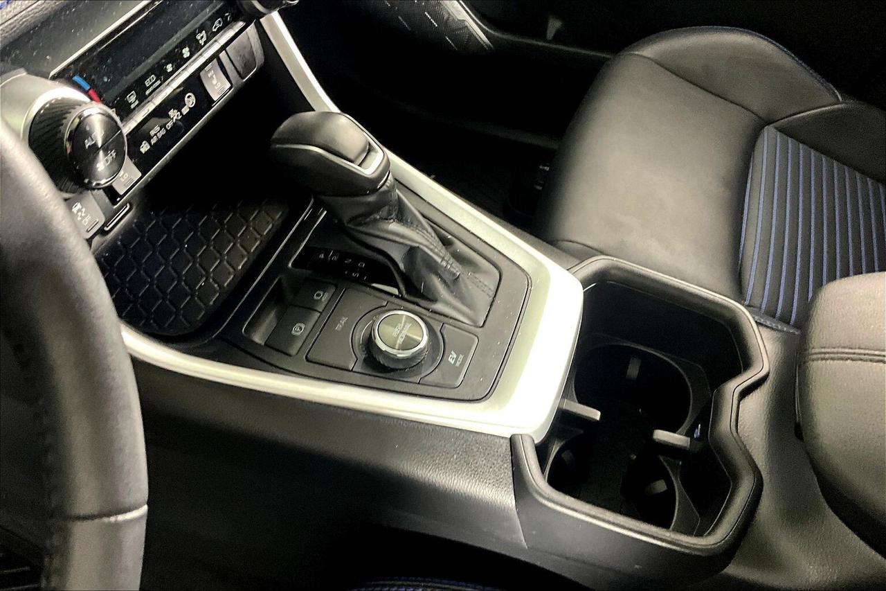 2024 Toyota RAV4 HYBRID XSE AWD Photo