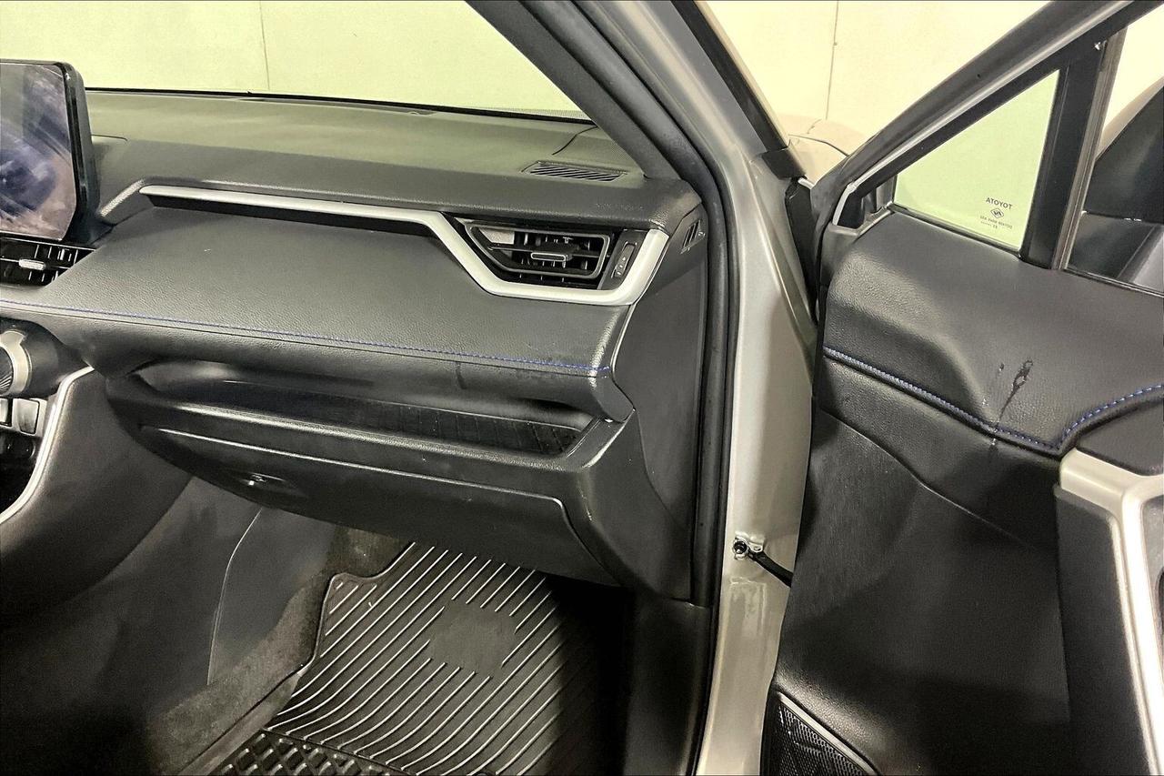 2024 Toyota RAV4 HYBRID XSE AWD Photo
