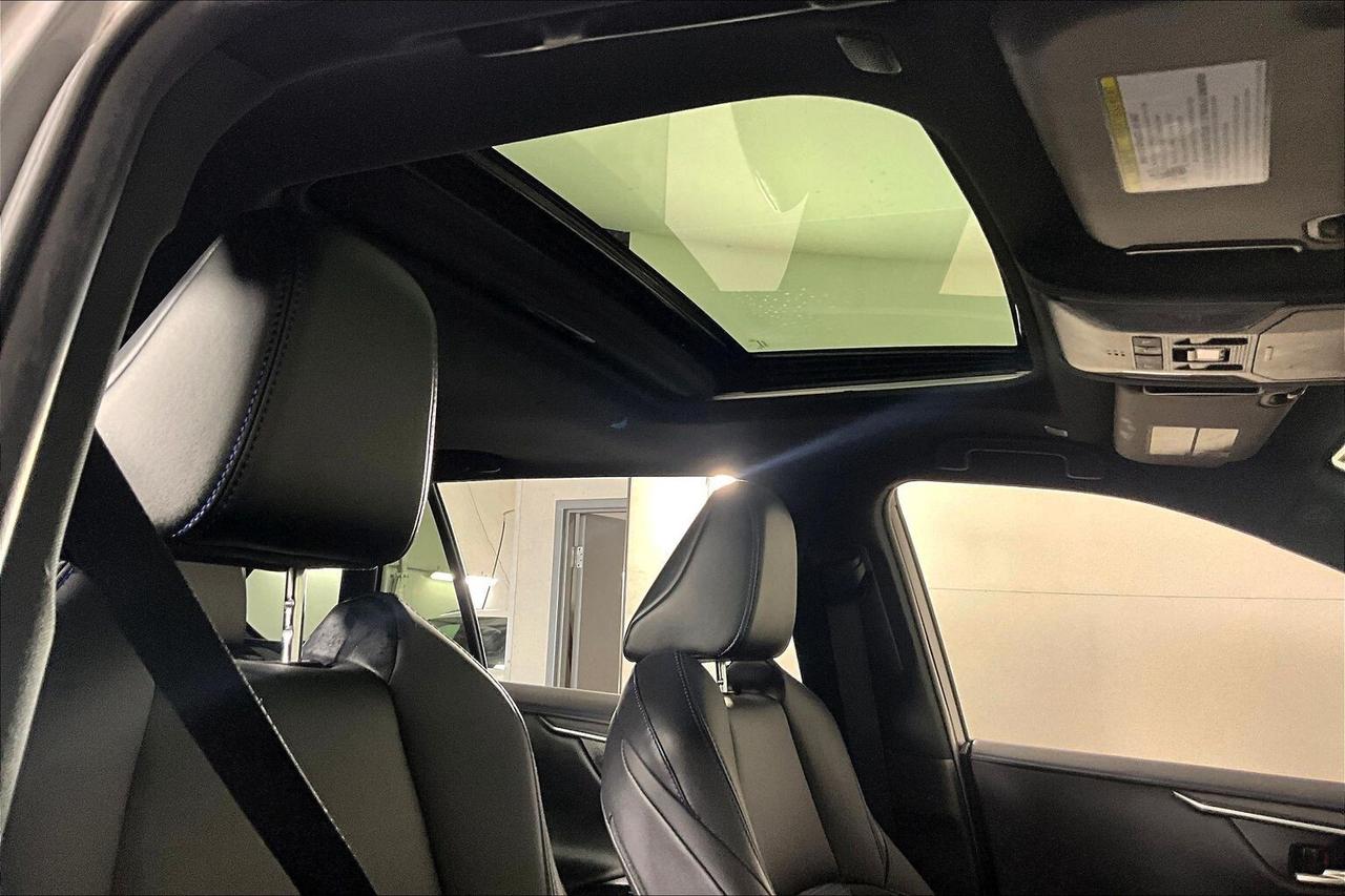 2024 Toyota RAV4 HYBRID XSE AWD Photo