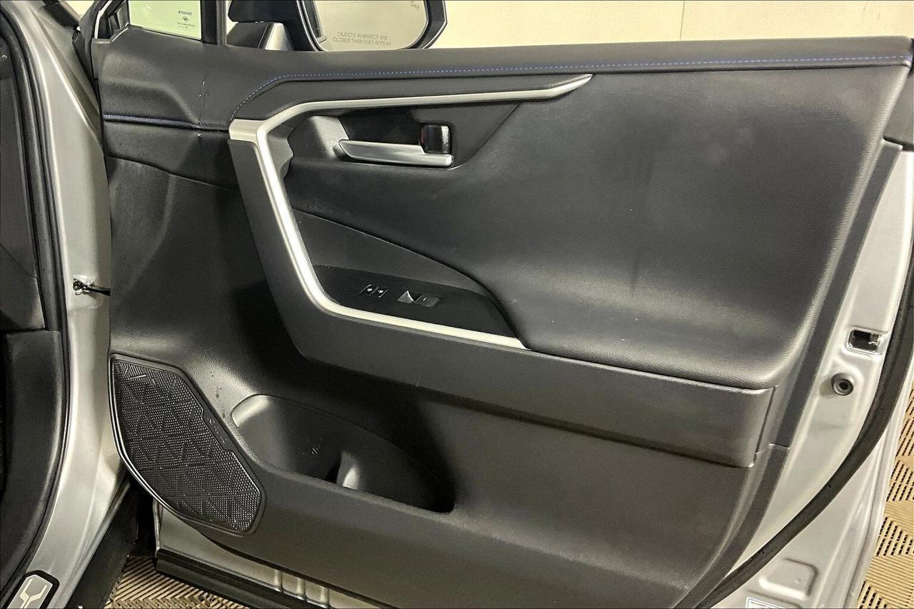 2024 Toyota RAV4 HYBRID XSE AWD Photo