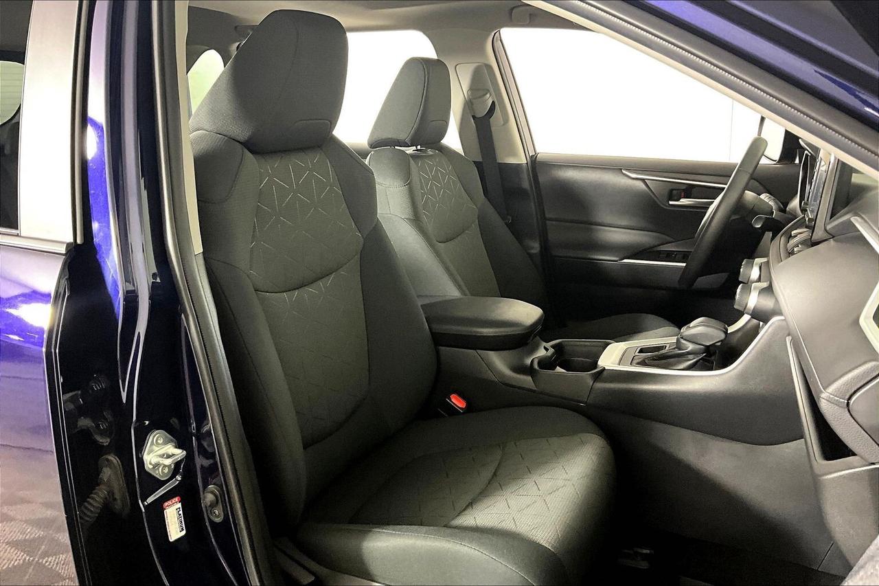 2021 Toyota RAV4 XLE AWD Photo