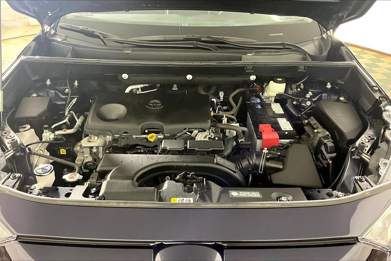 2021 Toyota RAV4 XLE AWD Photo