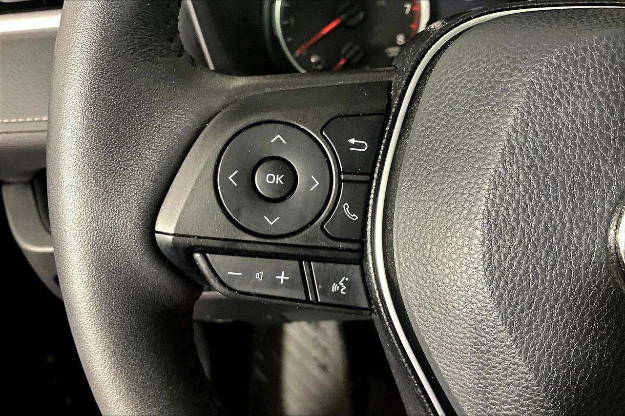 2021 Toyota RAV4 XLE AWD Photo