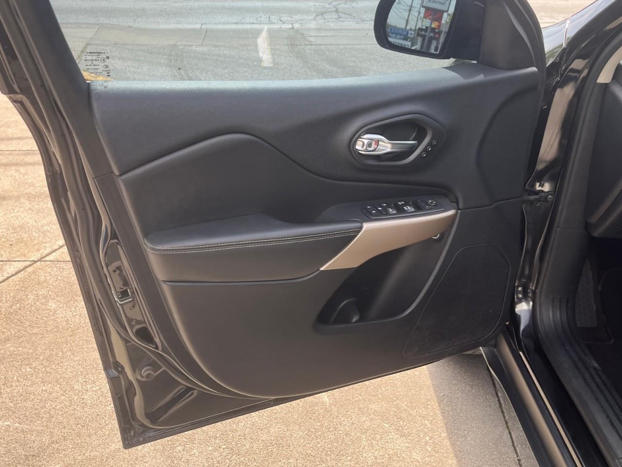 2017 Jeep Cherokee Limited Certified Winter and Summer Tires Photo