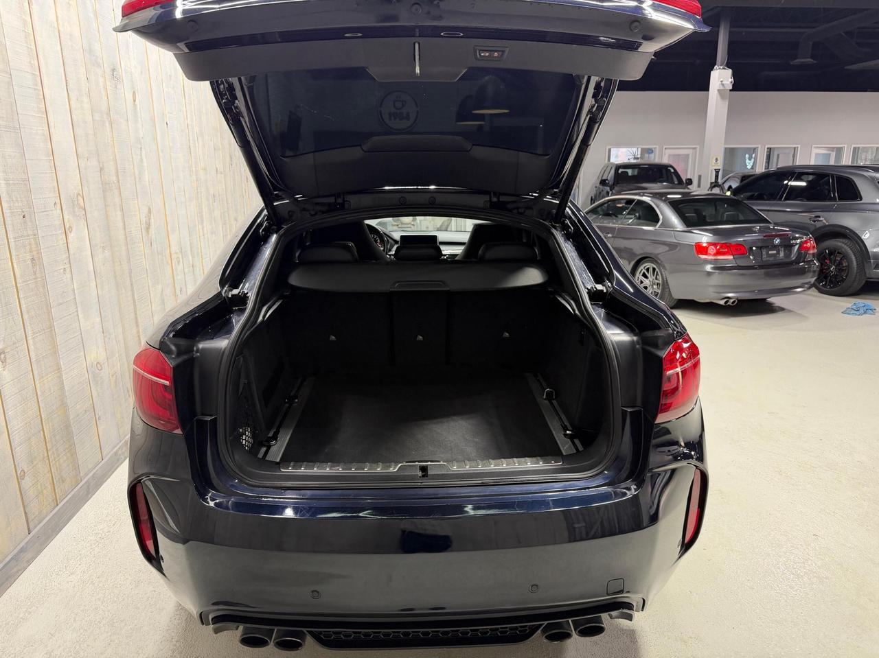 2017 BMW X6 M AWD 575HP HEADS UP SOFT CLOSE HARMON KARDON Photo