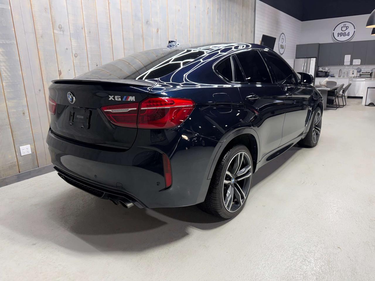 2017 BMW X6 M AWD 575HP HEADS UP SOFT CLOSE HARMON KARDON Photo