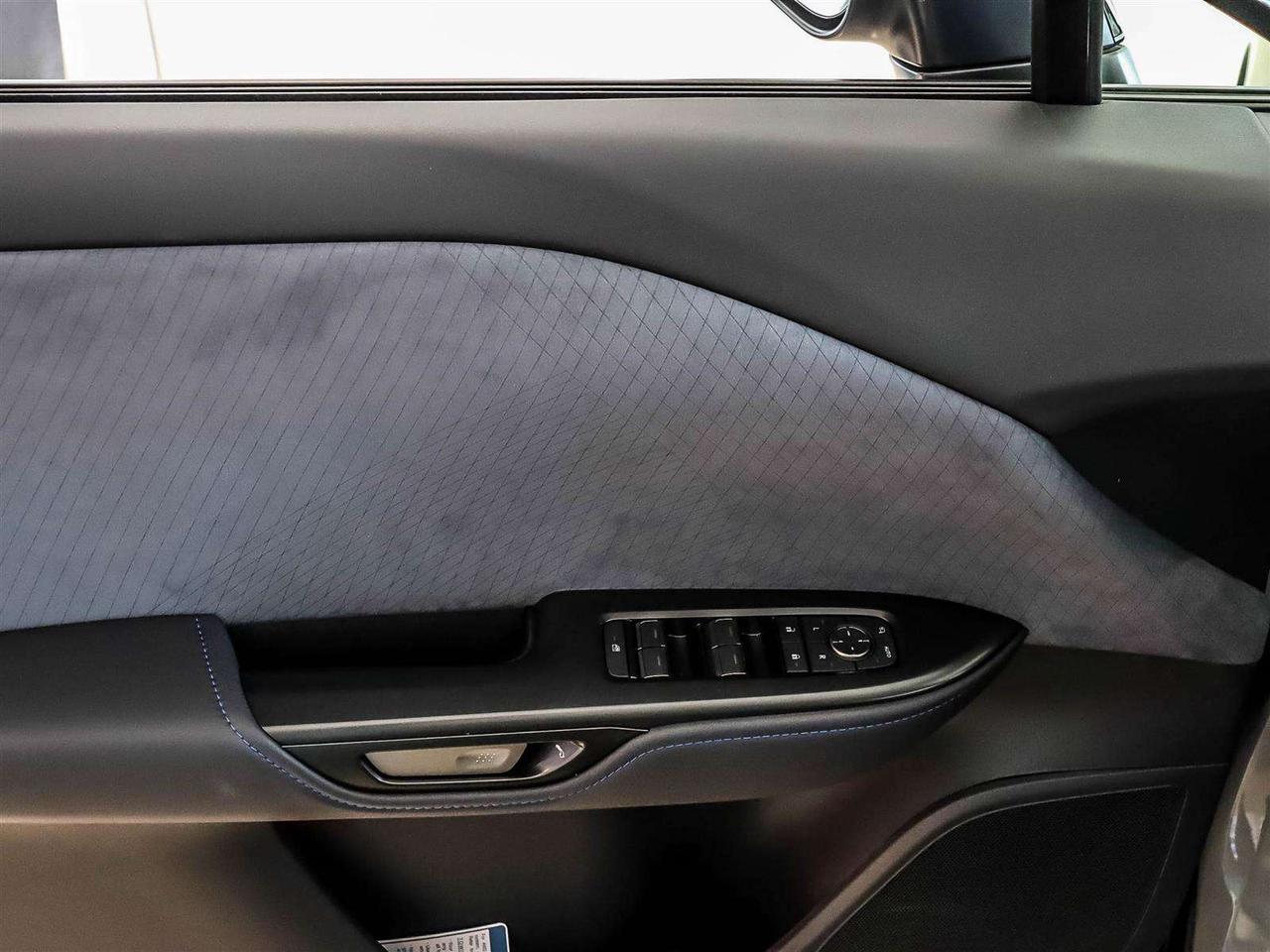 2026 Lexus RZ RZ 450E ELECTRIC AWD NAVI HEATED STEERING Photo