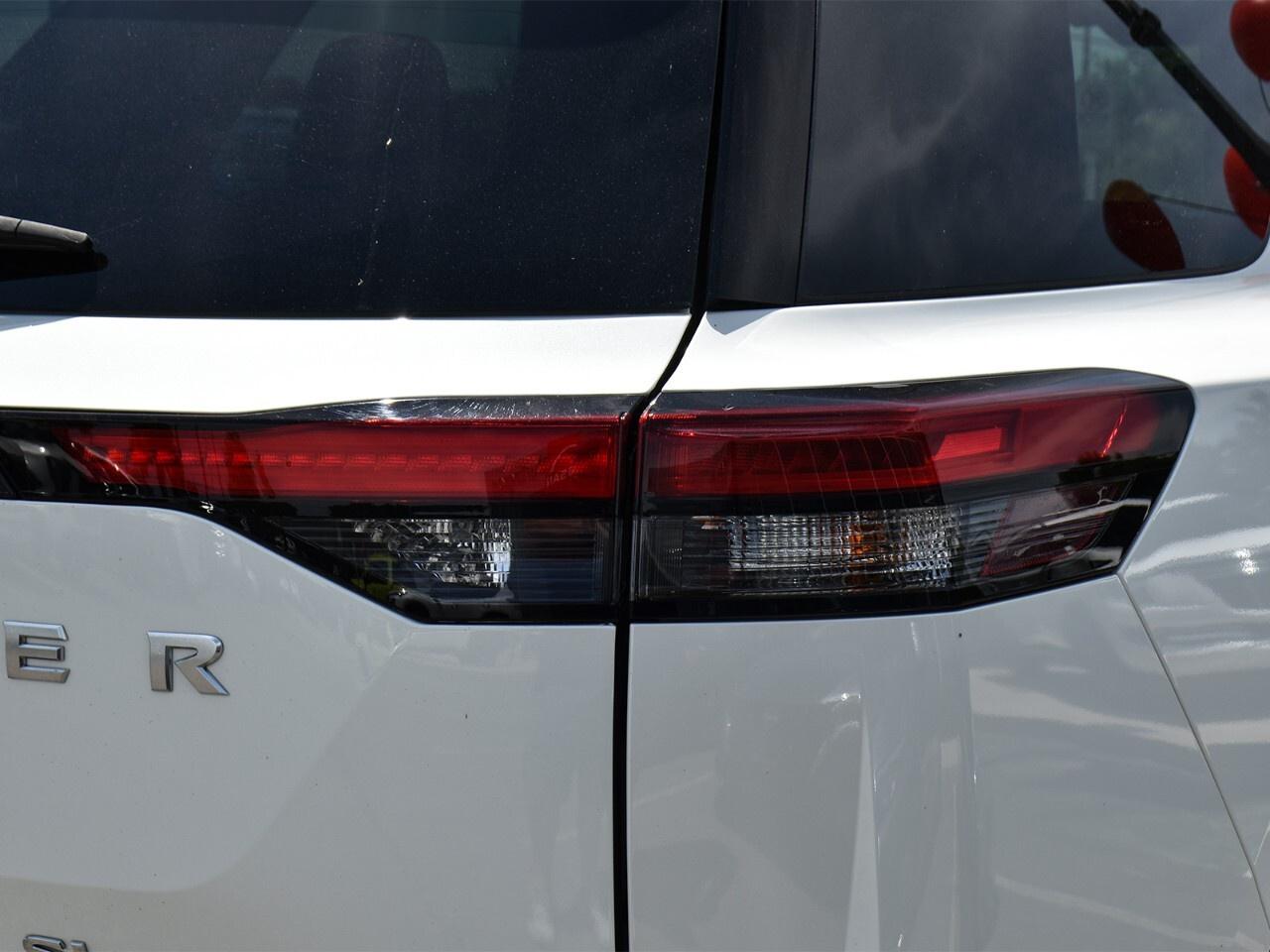 2024 Nissan Pathfinder SL PREMIUM, 8 PASSENGER, BOSE AUDIO Photo