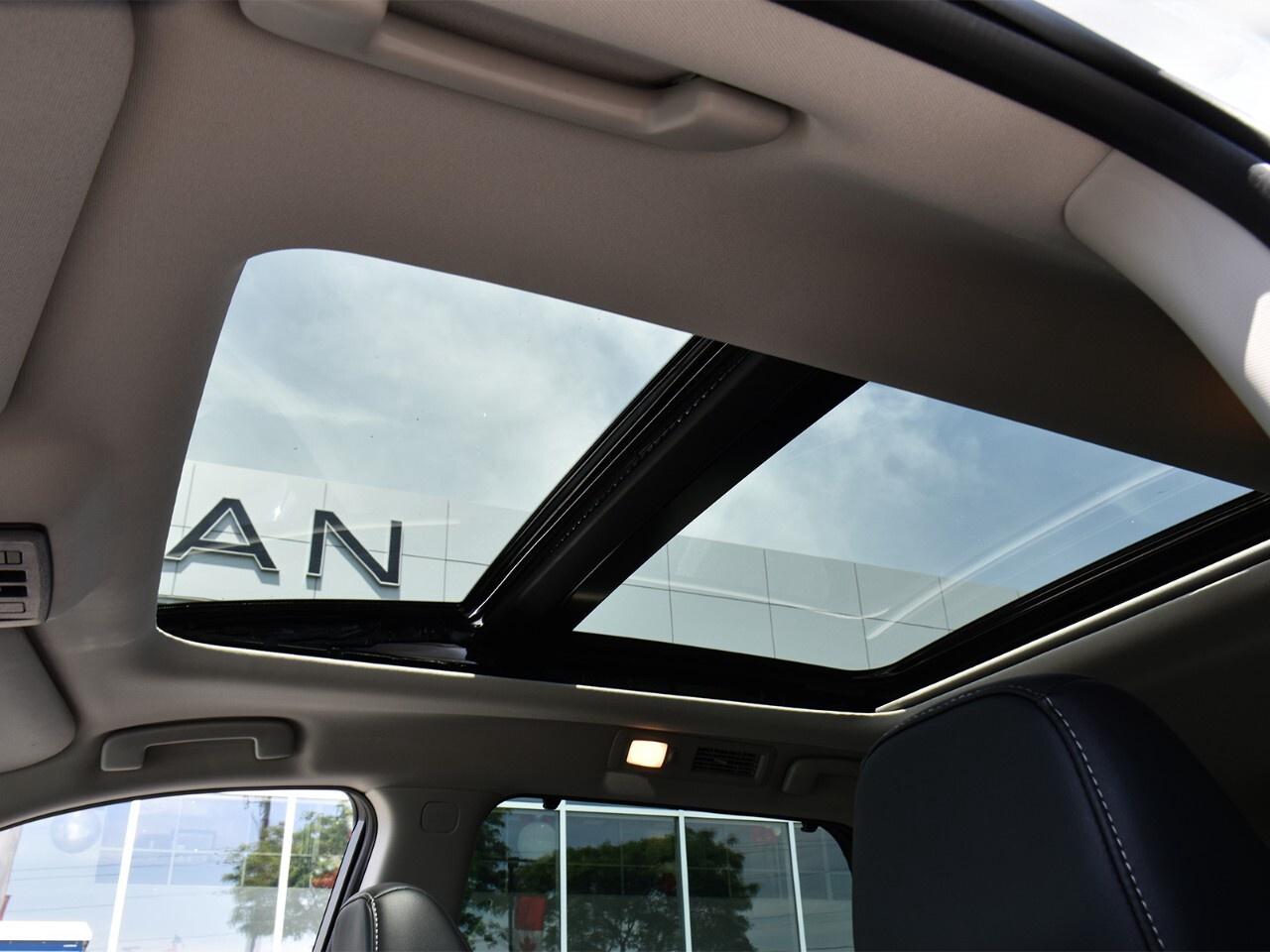 2024 Nissan Pathfinder SL PREMIUM, 8 PASSENGER, BOSE AUDIO Photo