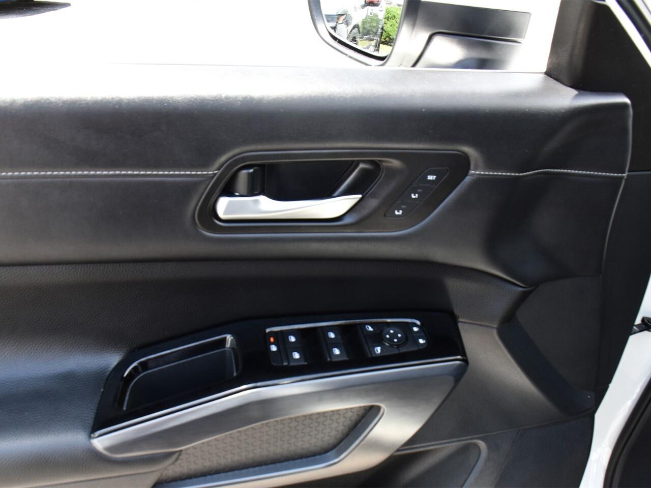 2024 Nissan Pathfinder SL PREMIUM, 8 PASSENGER, BOSE AUDIO Photo