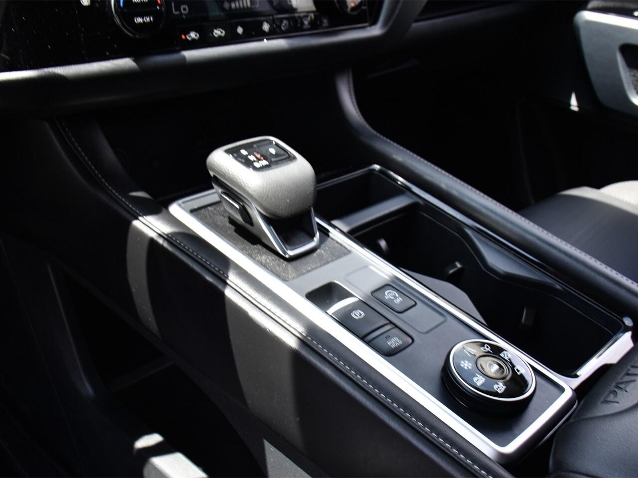2024 Nissan Pathfinder SL PREMIUM, 8 PASSENGER, BOSE AUDIO Photo