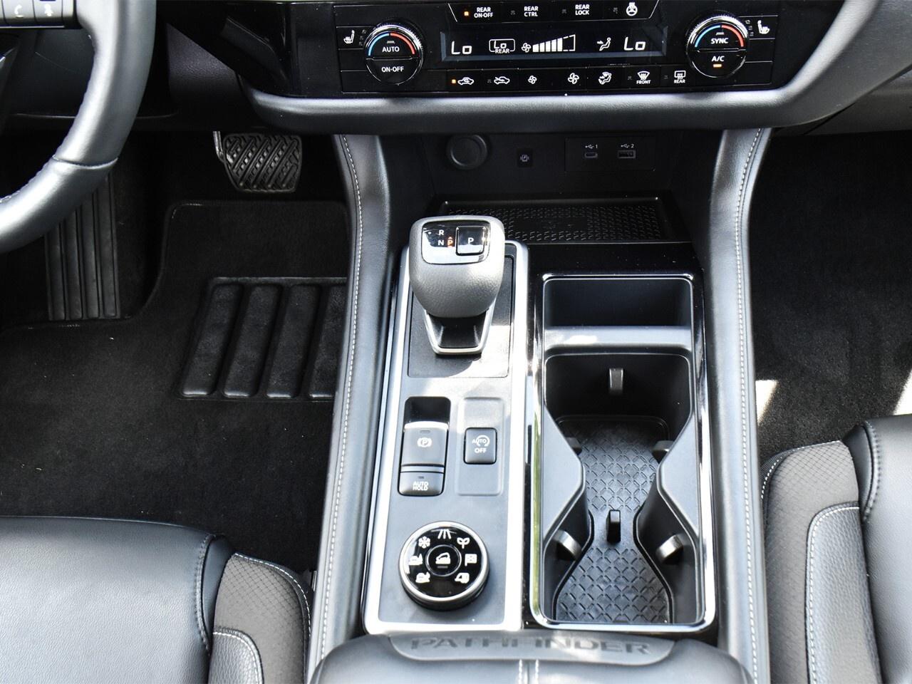2024 Nissan Pathfinder SL PREMIUM, 8 PASSENGER, BOSE AUDIO Photo