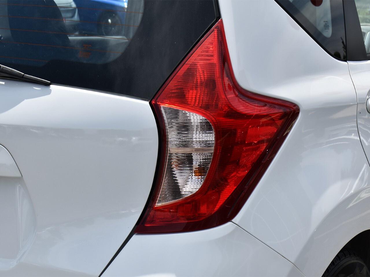 2018 Nissan Versa Note S, FUEL SAVER, LOW KMS, WINTERS INCLUDED Photo