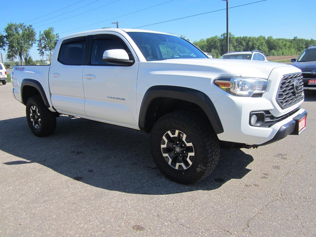 2020 Toyota Tacoma TRD OFF ROAD LEATHER ONE OWNER NO ACCIDENTS Photo