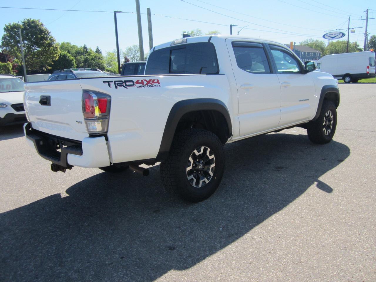 2020 Toyota Tacoma TRD OFF ROAD LEATHER ONE OWNER NO ACCIDENTS Photo
