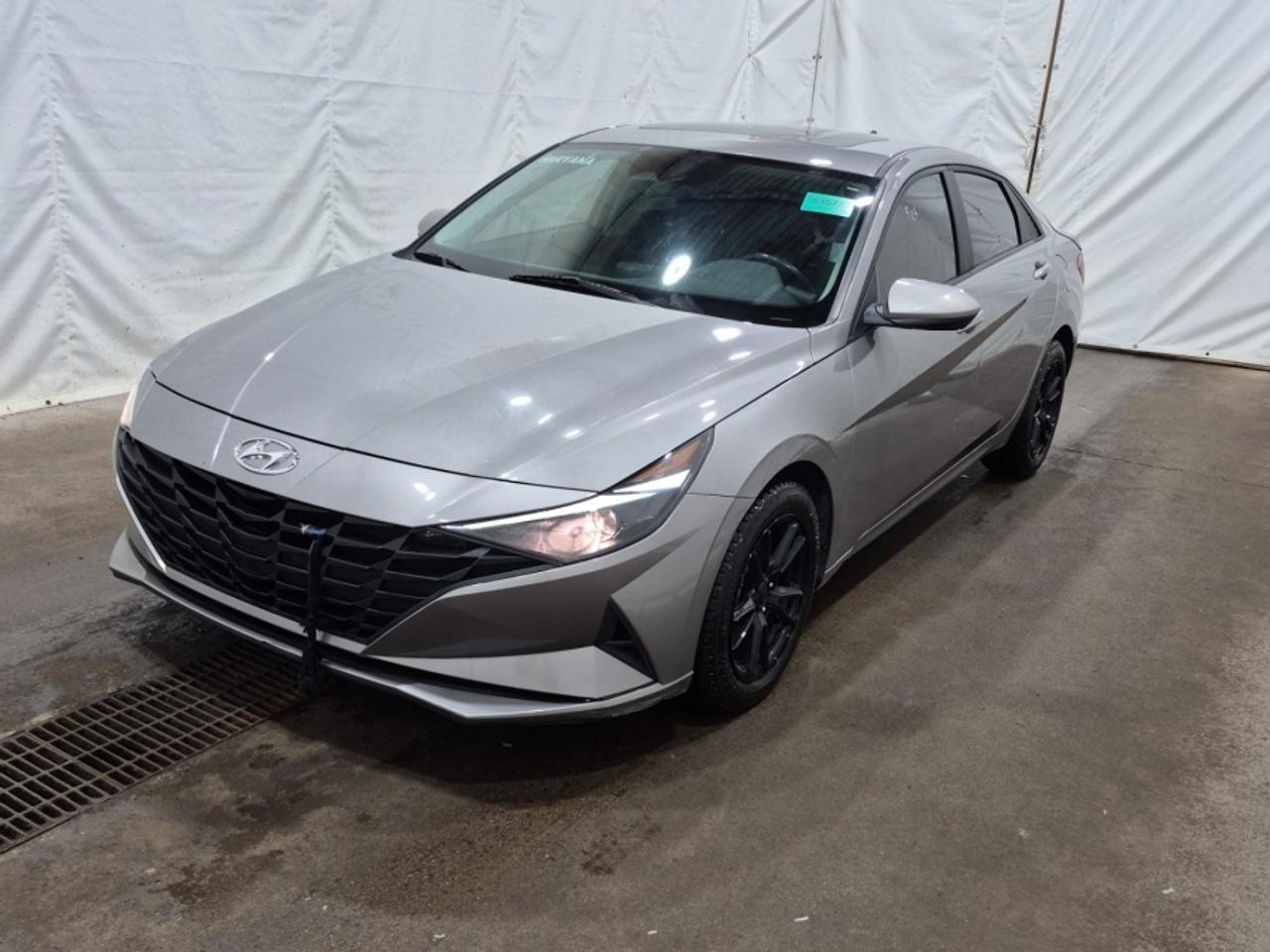 2023 Hyundai Elantra Preferred IVT w-Tech Pkg Photo0