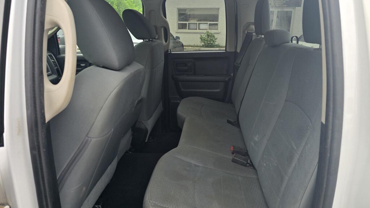 2016 RAM 1500 ST 4x4 - Quad Cab - 5.7L V8 Hemi Photo
