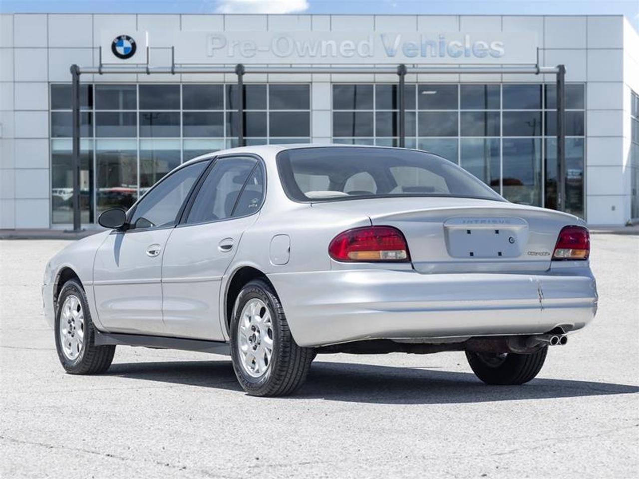 2002 Oldsmobile Intrigue GX 4dr Sedan Photo