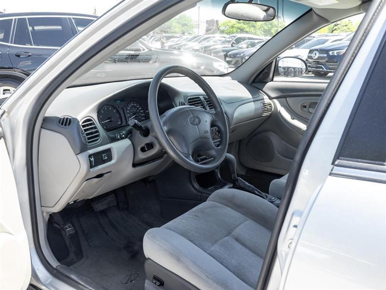 2002 Oldsmobile Intrigue GX 4dr Sedan Photo