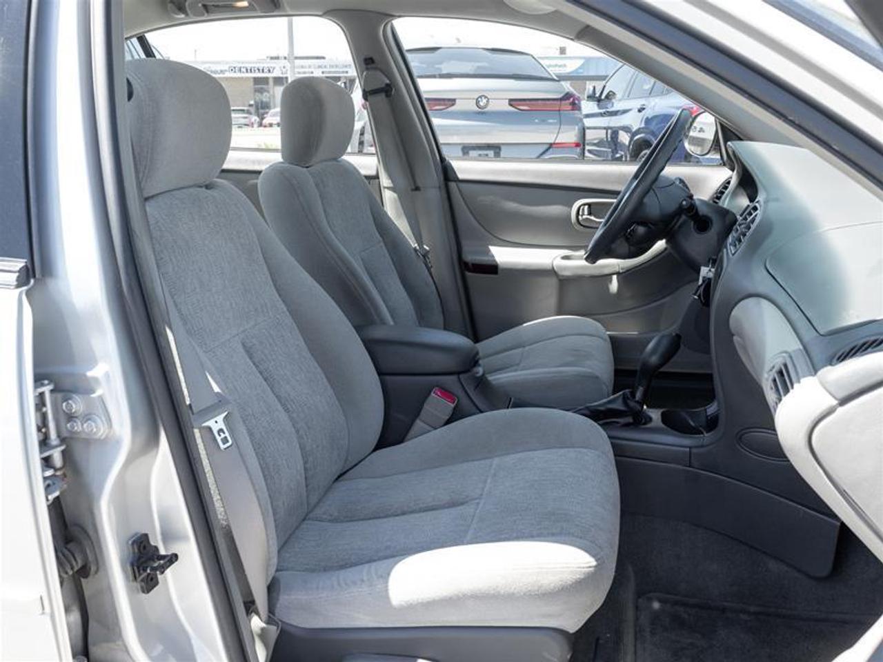 2002 Oldsmobile Intrigue GX 4dr Sedan Photo