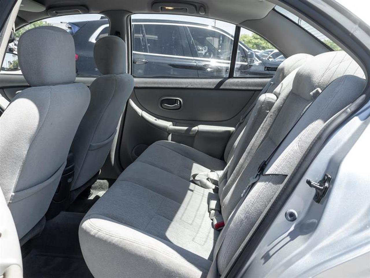 2002 Oldsmobile Intrigue GX 4dr Sedan Photo