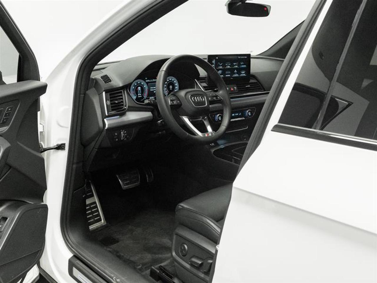 2023 Audi Q5 45 Progressiv 4dr All-Wheel Drive quattro Sportback Photo