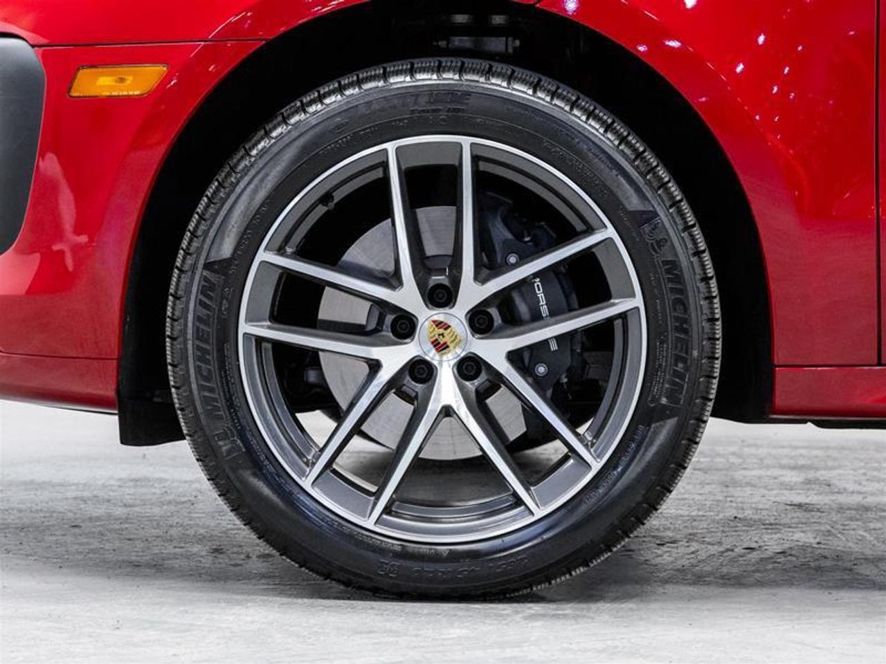 2025 Porsche Macan Base 4dr All-Wheel Drive Photo