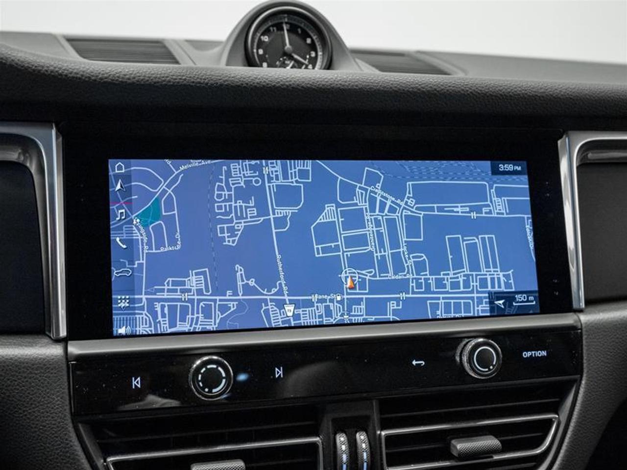 2025 Porsche Macan Base 4dr All-Wheel Drive Photo