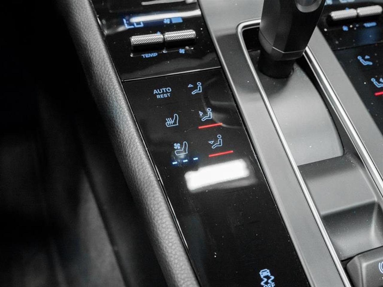 2025 Porsche Macan Base 4dr All-Wheel Drive Photo