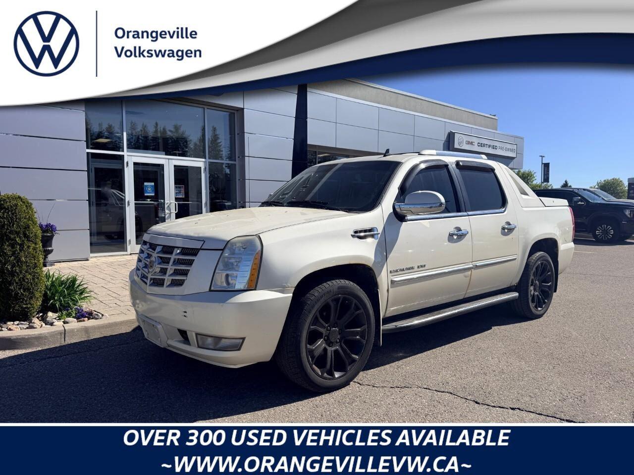 2010 Cadillac Escalade EXT LuxuryEXT BASE, 6.2L V8, 4X4, ALLOYS, LEATHER, NAV Photo